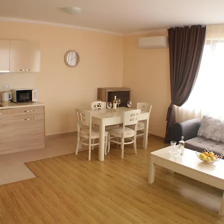 Aria Complex Apartahotel 3*